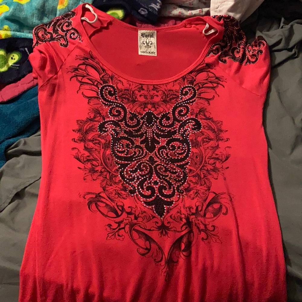 Women’s Vocal Scoop neck shirt